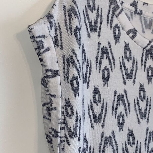 Gap | Women’s White Black Sleeveless Knit Geometric Printed Shirt Blouse Size S - Picture 11 of 16